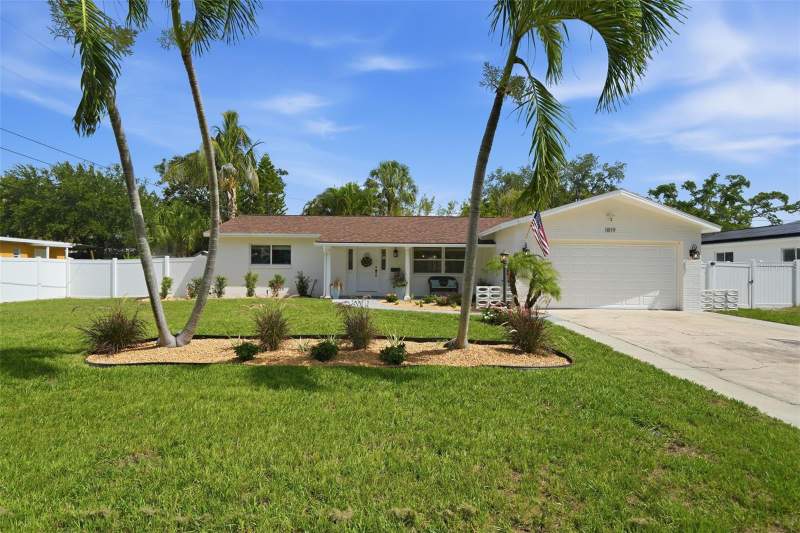 4 bedroom Single Family Residence at 1819 Maryland Avenue, Shoreacres Center, St Petersburg — photo 2