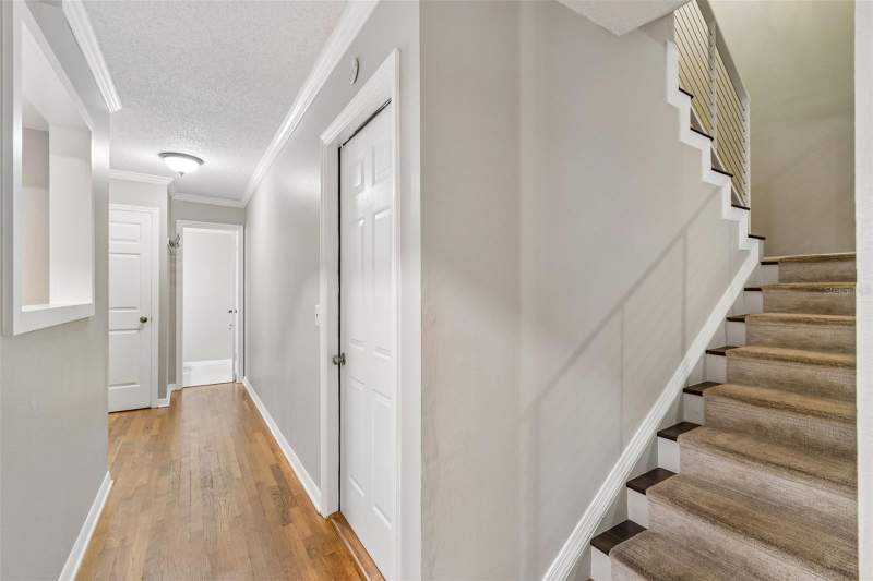 2 bedroom Townhouse at 5203 Bayshore Boulevard #5, Colony Oaks Twnhms, Tampa — photo 4