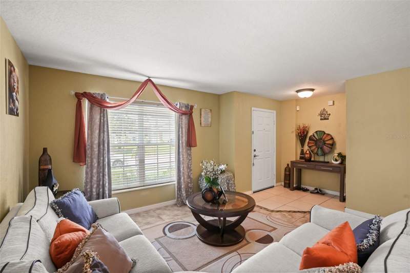 4 bedroom Single Family Residence at 268 Tavestock Loop, Parkstone, Winter Springs — photo 5