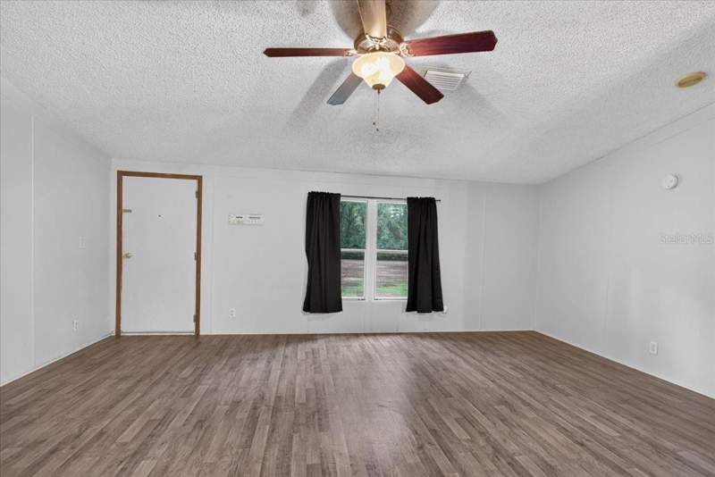 3 bedroom Manufactured Home at 7030 NW 167th Place, Trenton, Trenton — photo 4