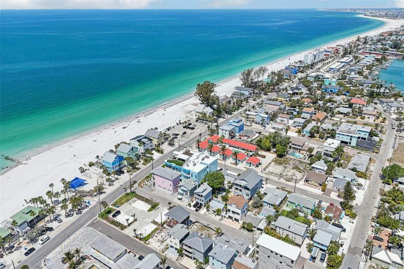 2 bedroom Single Family Residence at 23 80th Avenue, Penguin Cabana Sub, Treasure Island — photo 4