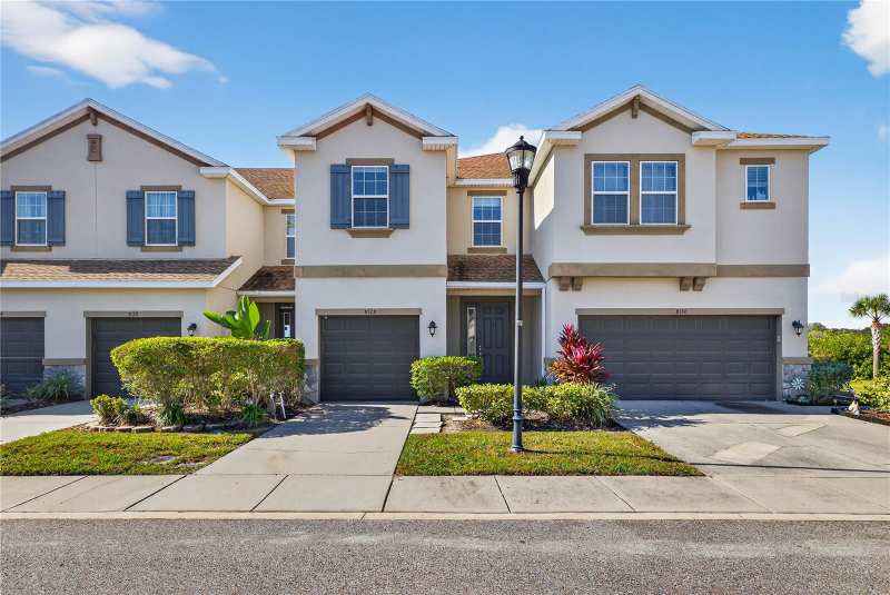 3 bedroom Townhouse at 8128 Muddy Pines Place, Jackson Square Twnhms, Tampa — photo 1
