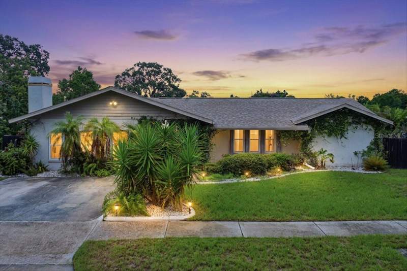3 bedroom Single Family Residence at 1221 E Lime Street, Youngs Sub De Luxe, Tarpon Springs — photo 2