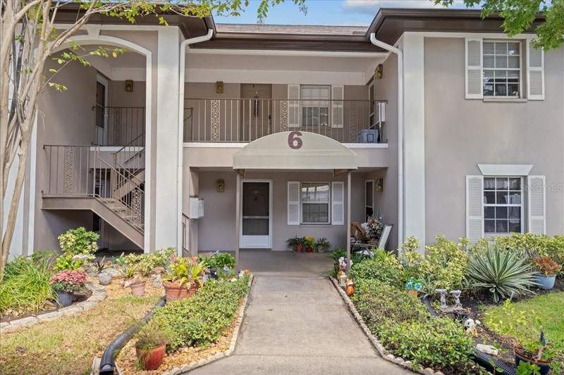 Bay Oaks Condo