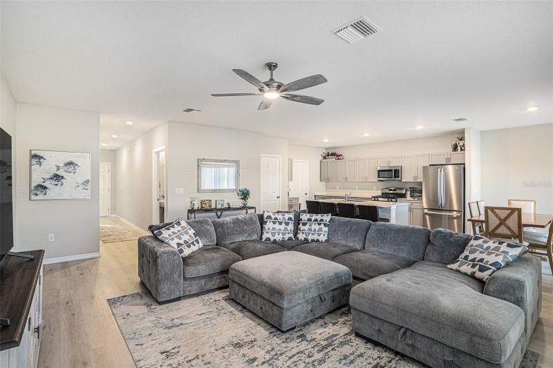 4 bedroom Single Family Residence at 12940 Hawkstone Trail Boulevard, Hinton Hawkstone Ph 2A & 2B2, Lithia — photo 4