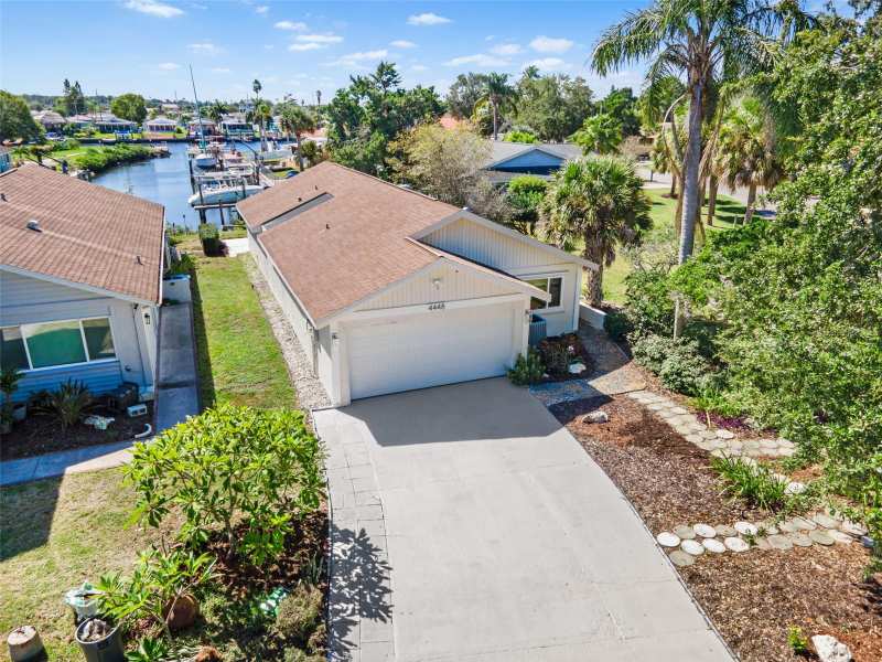 2 bedroom Single Family Residence at 4448 Marine Parkway, Gulf Harbors Woodlands, New Port Richey — photo 1
