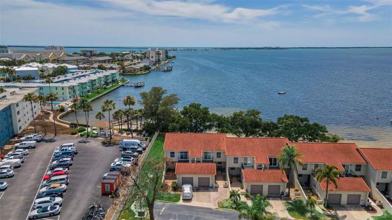 3 bedroom Townhouse at 2700 Bayshore Boulevard #525, Mediterranean Manors, Dunedin — photo 2