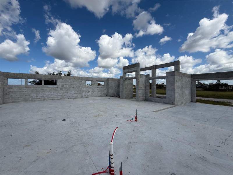 3 bedroom Single Family Residence at 324 NW 31st Place, Cape Coral, Cape Coral — photo 3