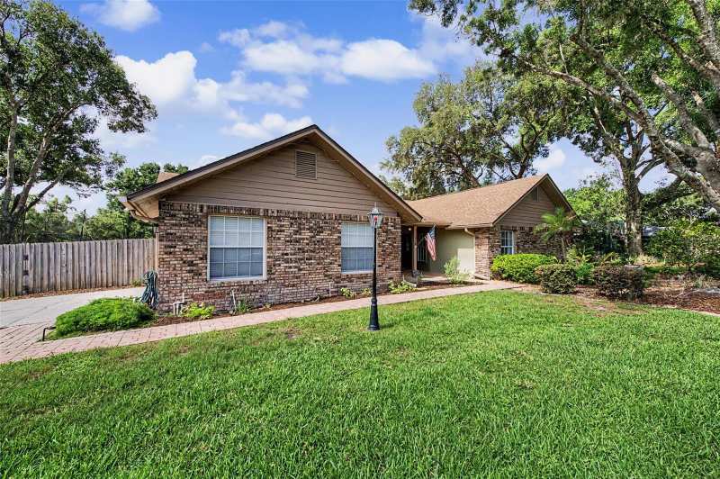 5 bedroom Single Family Residence at 3916 Broomsedge Lane, Lithia Ridge Ph I, Valrico — photo 1