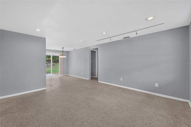 3 bedroom Single Family Residence at 506 Shamrock Road, Brandon Terrace Park Unit 1, Brandon — photo 5