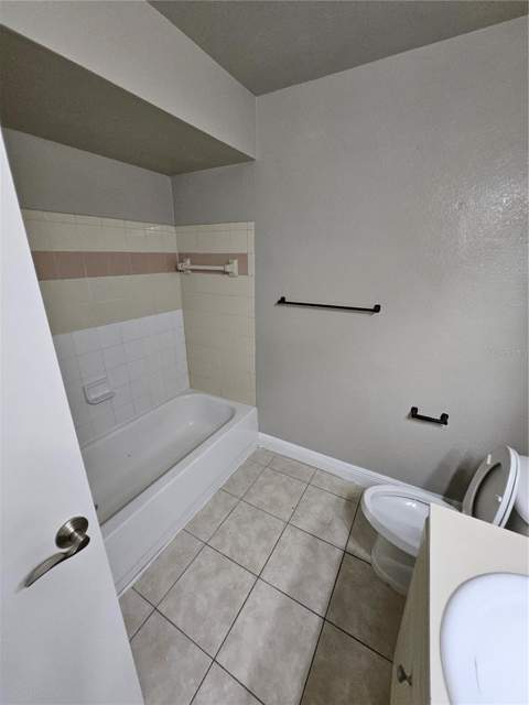 1908 Lake Atriums Circle #15, Orlando FL - photo 22 of 40
