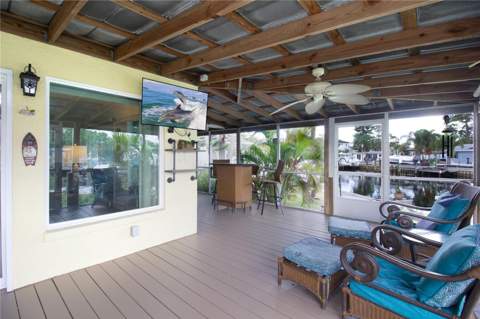 318 Circle Drive, Palm Harbor FL - photo 18 of 38