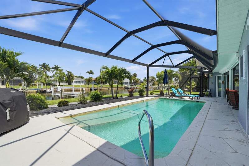2 bedroom Single Family Residence at 300 Delido Court, Punta Gorda Isles Sec 05, Punta Gorda — photo 3