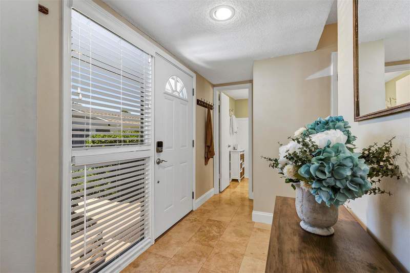 3 bedroom Condominium at 121 CROWN POINT CIRCLE #121, CROWN POINT BY THE SPGS, LONGWOOD — photo 4