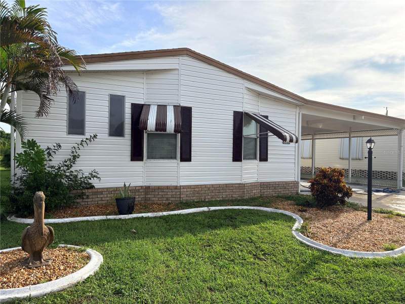 2 bedroom Manufactured Home at 3062 Artesian Lane, Lake Arrowhead Mobile Village Ph 05, North Fort Myers — photo 2