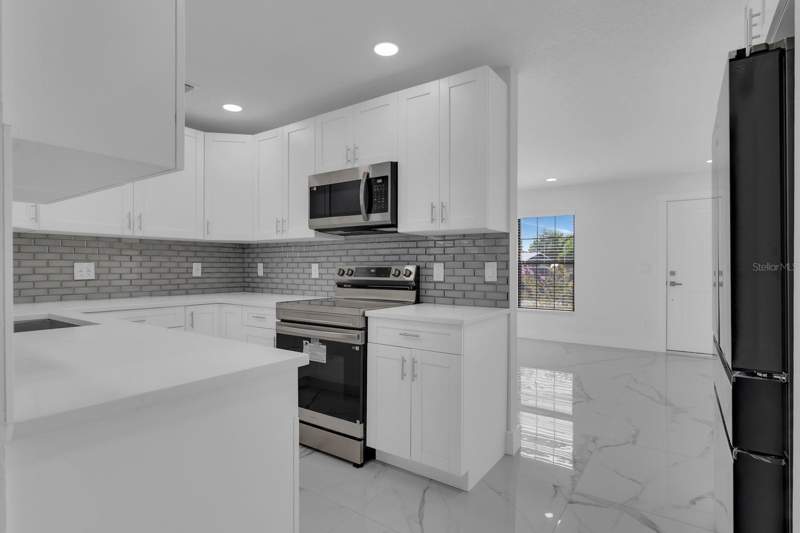 2 bedroom Single Family Residence at 2322 Vincent Road, Royal Estates, Orlando — photo 3