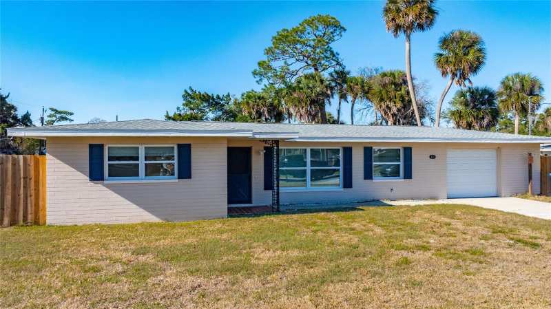 2 bedroom Single Family Residence at 123 W Ocean Avenue, Hawks Park, Edgewater — photo 1