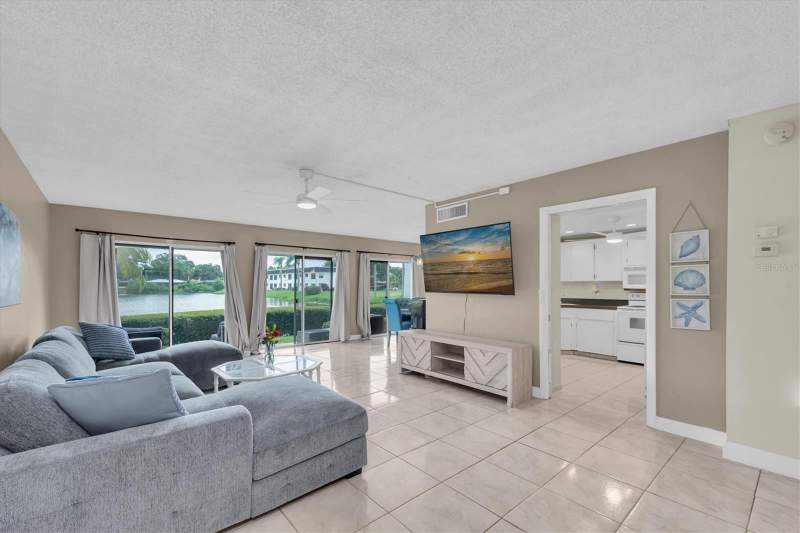 2 bedroom Condominium at 1655 S Highland Avenue #J194, Penthouse Groves, Clearwater — photo 4