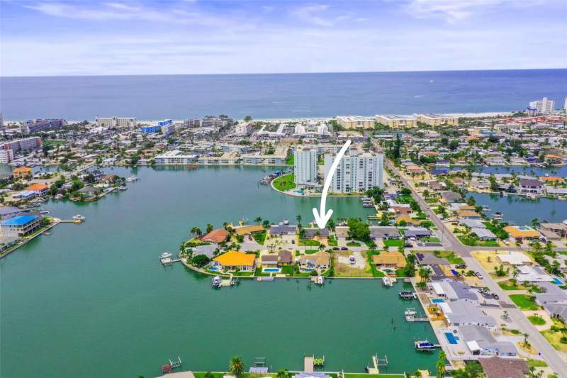 3 bedroom Single Family Residence at 6360 2nd Palm Point, Three Palms Point, St Petersburg — photo 4
