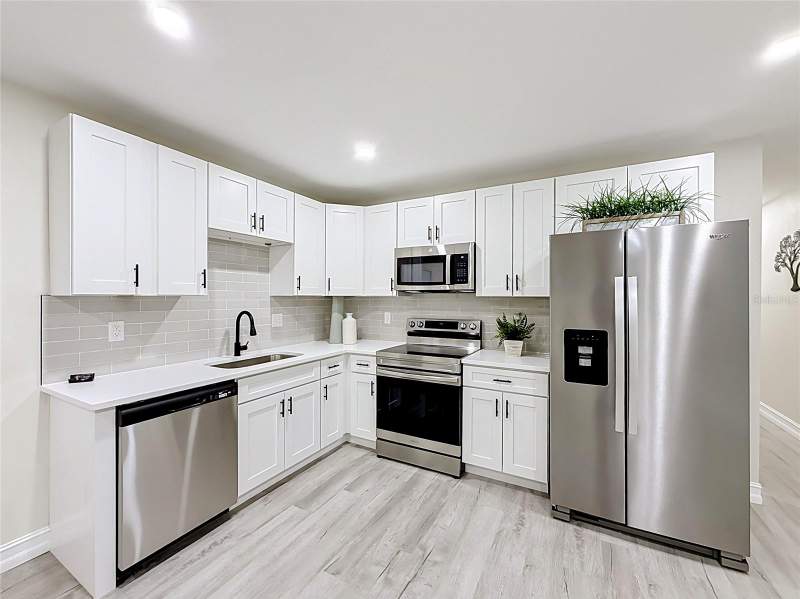 3 bedroom Single Family Residence at 38910 Merrell Avenue, Beg 108.8 Ft N Of SW Cor Of E 1/2 Of NE 1/4 Of NW, Umatilla — photo 5