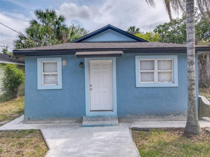6 bedroom Half Duplex at 1403 W 13th Place, De Forests Add, Sanford — photo 3