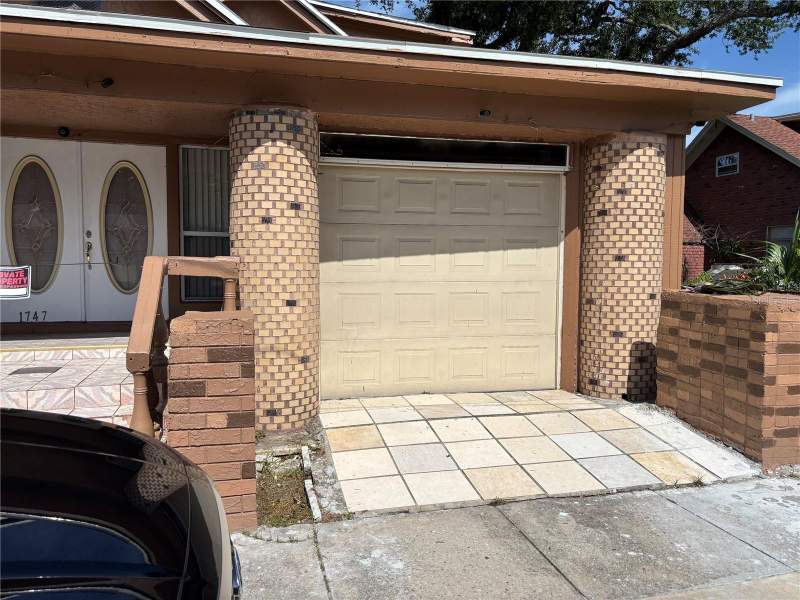 4 bedroom Single Family Residence at 1747 Youval Court, Elder Sub, St Petersburg — photo 4