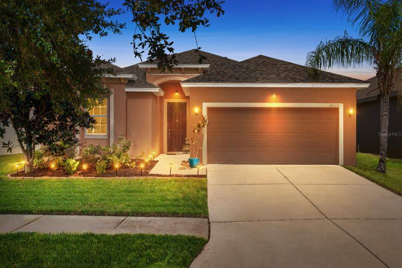 4 bedroom Single Family Residence at 12009 Rambling Stream, Enclave At Ramble Creek, Riverview — photo 2
