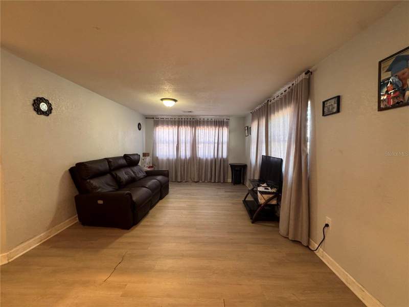 3 bedroom Manufactured Home at 7647 Shannon Lane, Zephyrhills Colony Co, Zephyrhills — photo 3