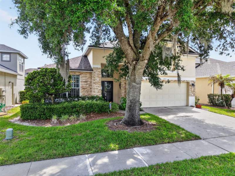 3 bedroom Single Family Residence at 8051 Saint James Way, Country Club Of Mount Dora, Mount Dora — photo 2
