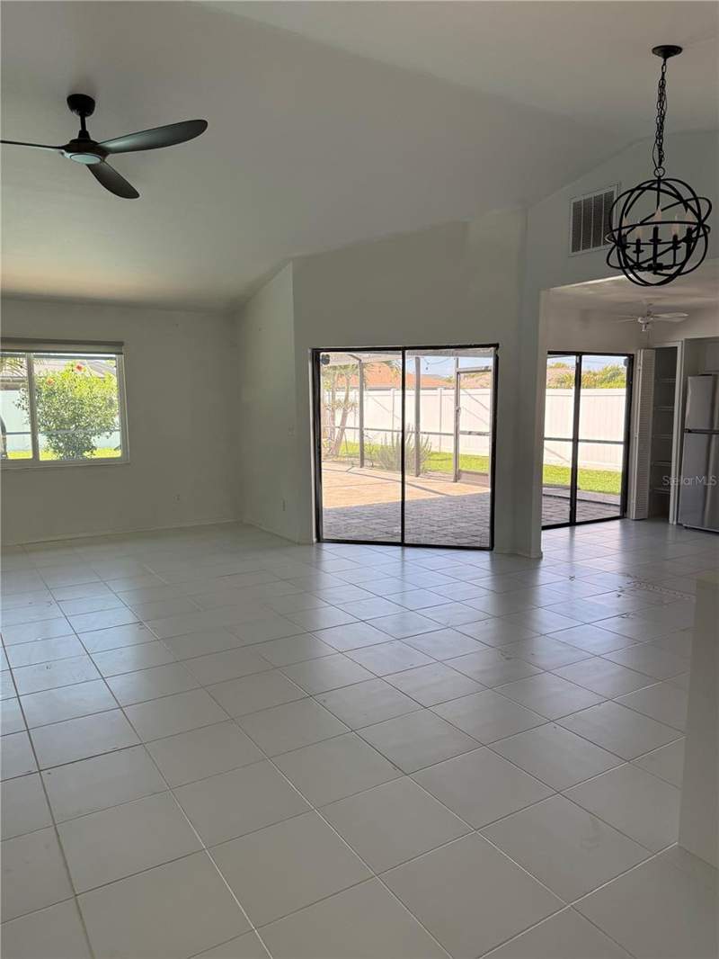 3 bedroom Single Family Residence at 32 NE 13th Place, Cape Coral, Cape Coral — photo 3