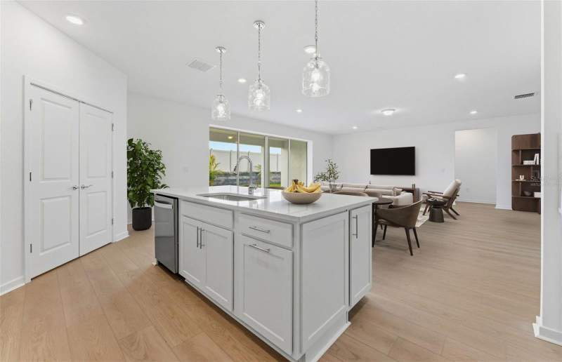 3 bedroom Single Family Residence at 9738 Autumn Ridge Avenue, Spencer Glen North, Riverview — photo 2