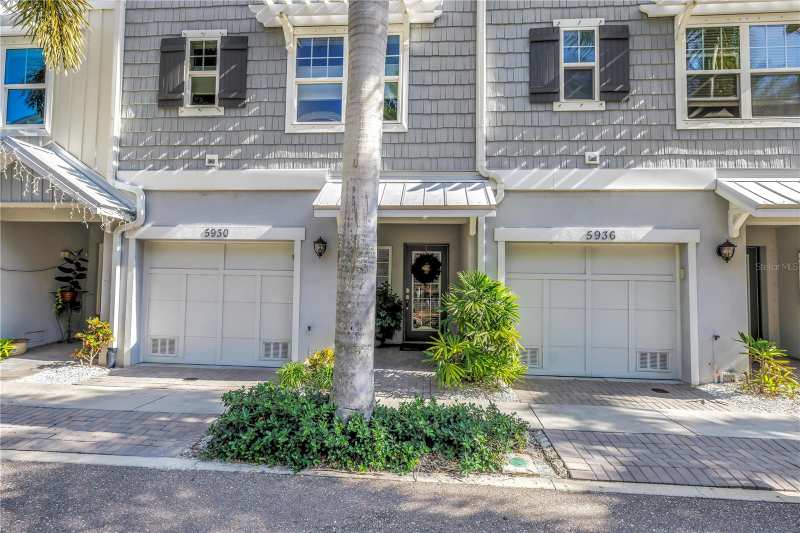 3 bedroom Townhouse at 5930 Anchroage Way, Cove At Loggerhead Marina, St Petersburg — photo 1
