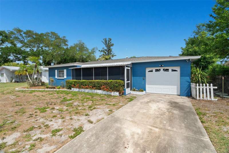 4 bedroom Single Family Residence at 2027 E Valencia Way, Sirmons Orange Blossom Heights, Clearwater — photo 2