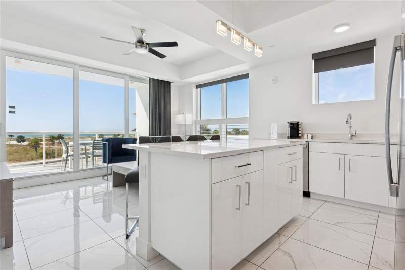 2 bedroom Condo - Hotel at 11500 Gulf Boulevard #313, Ocean Club Treasure Island A Resort Condo, Treasure Island — photo 4