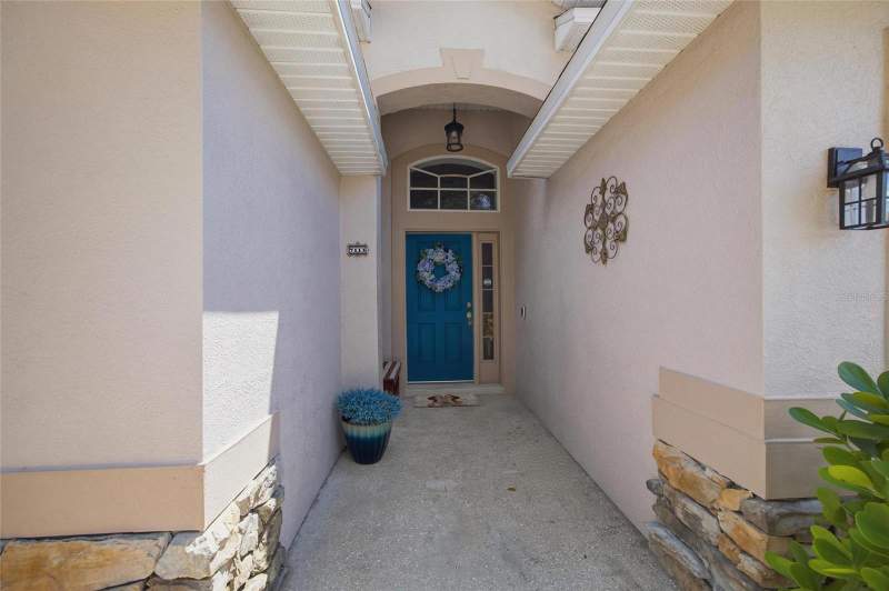 3 bedroom Single Family Residence at 7113 Colony Pointe Drive, Lake St Charles Unit 8, Riverview — photo 5