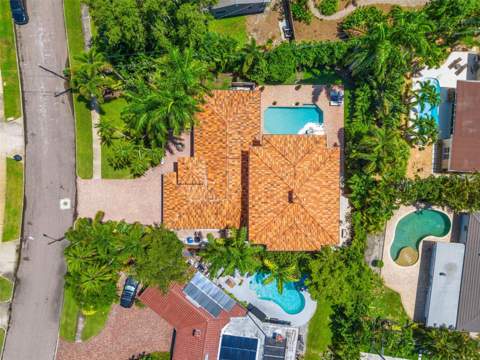 1124 Seville Lane, St Petersburg FL - photo 15 of 58