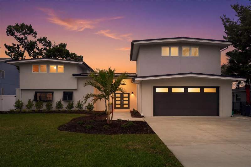4 bedroom Single Family Residence at 915 Bayshore Drive, Rush Fergusons Sub, Tarpon Springs — photo 2