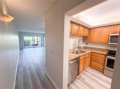 6219 Palma Del Mar Boulevard #114, St Petersburg FL - photo 6 of 28