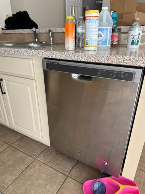 11537 Declaration Drive, Tampa FL - photo 6 of 24