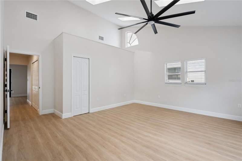4 bedroom Single Family Residence at 201 E MURIEL STREET, PENNSYLVANIA HEIGHTS, ORLANDO — photo 4