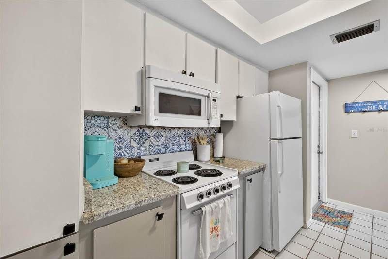 1 bedroom Condominium at 2614 Cove Cay Drive #405, Cove Cay 26-14 Village I, Clearwater — photo 5