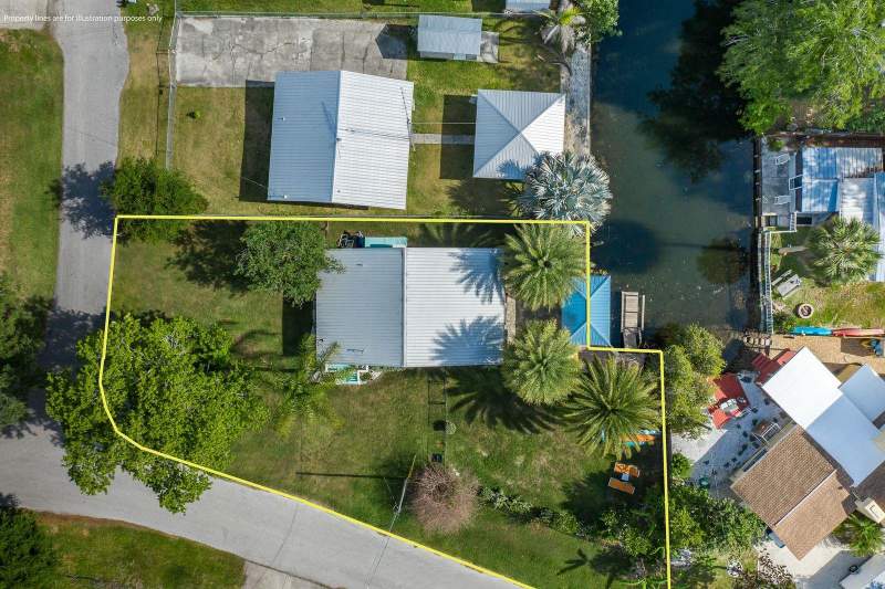 2 bedroom Single Family Residence at 5473 Darlene Street, Weeki Wachee Gardens, Weeki Wachee — photo 4