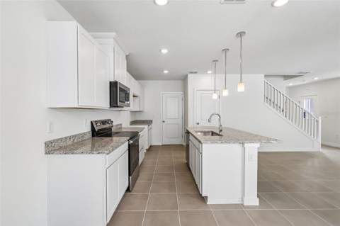 2692 Meadow Crest Drive, St Cloud FL - photo 10 of 31
