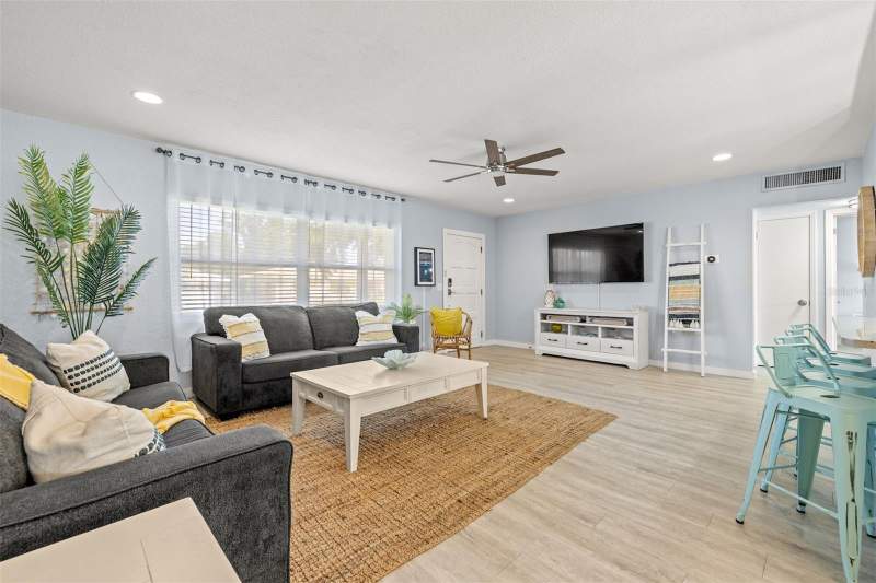 3 bedroom Single Family Residence at 1405 Temple Street, Sunny Park Groves, Clearwater — photo 3