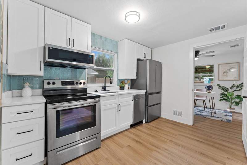3 bedroom Single Family Residence at 3820 40th Avenue, Midway Sub, St Petersburg — photo 5