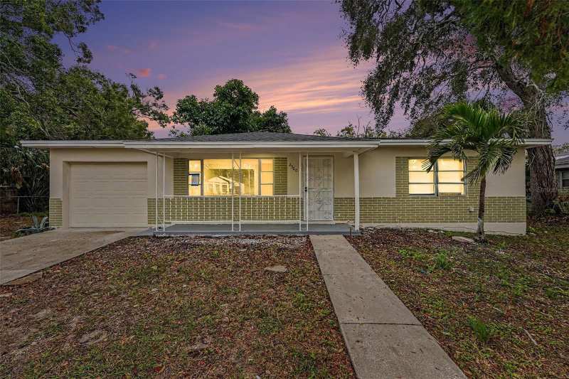 2 bedroom Single Family Residence at 2560 Queensboro Avenue, Blackburns W S Sub, St Petersburg — photo 1