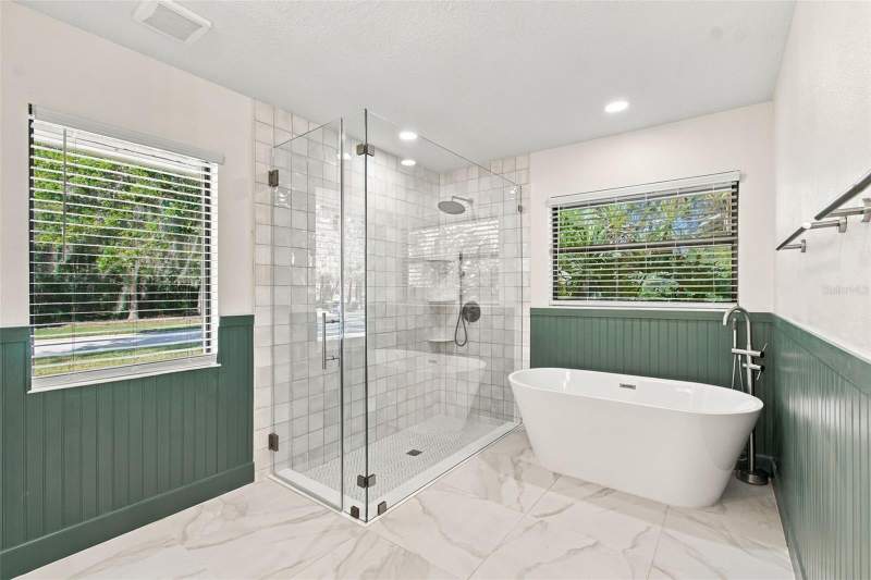 3 bedroom Single Family Residence at 16102 Ancroft Court, Tampa Palms Unit 3 Rep Of, Tampa — photo 3