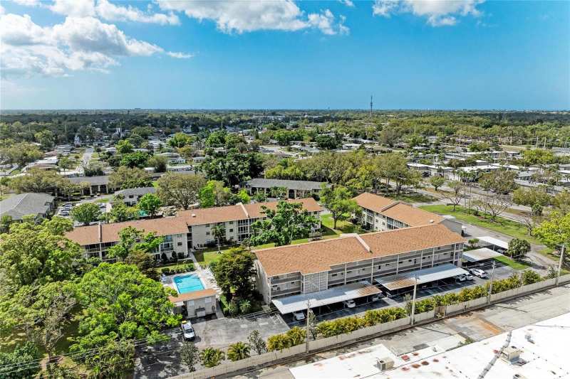 3 bedroom Condominium at 3983 Maceachen Boulevard #424, Tregate East, Sarasota — photo 1
