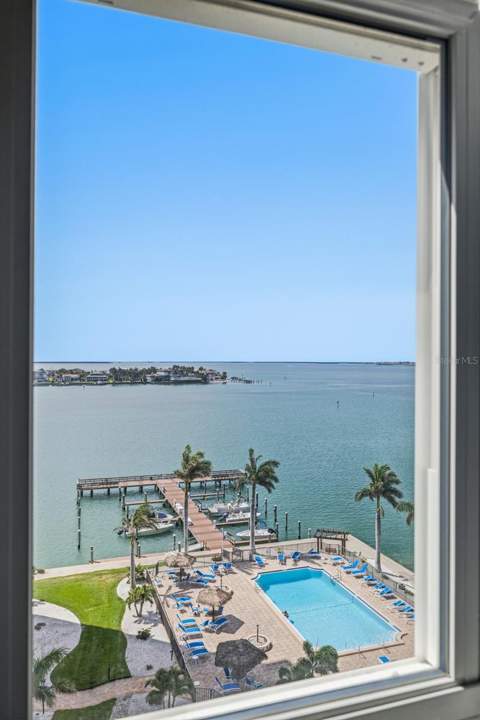 5220 Brittany Dr S #901, St Petersburg FL - photo 19 of 44