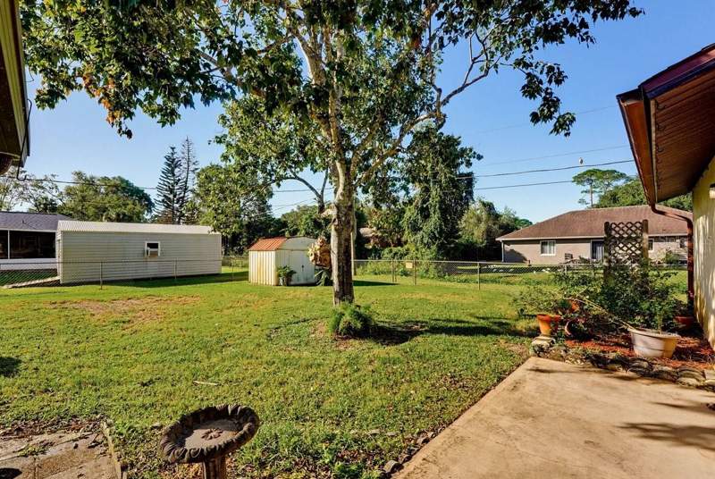 2 bedroom Single Family Residence at 2226 Vista Palm Drive, Florida Shores 01, Edgewater — photo 5